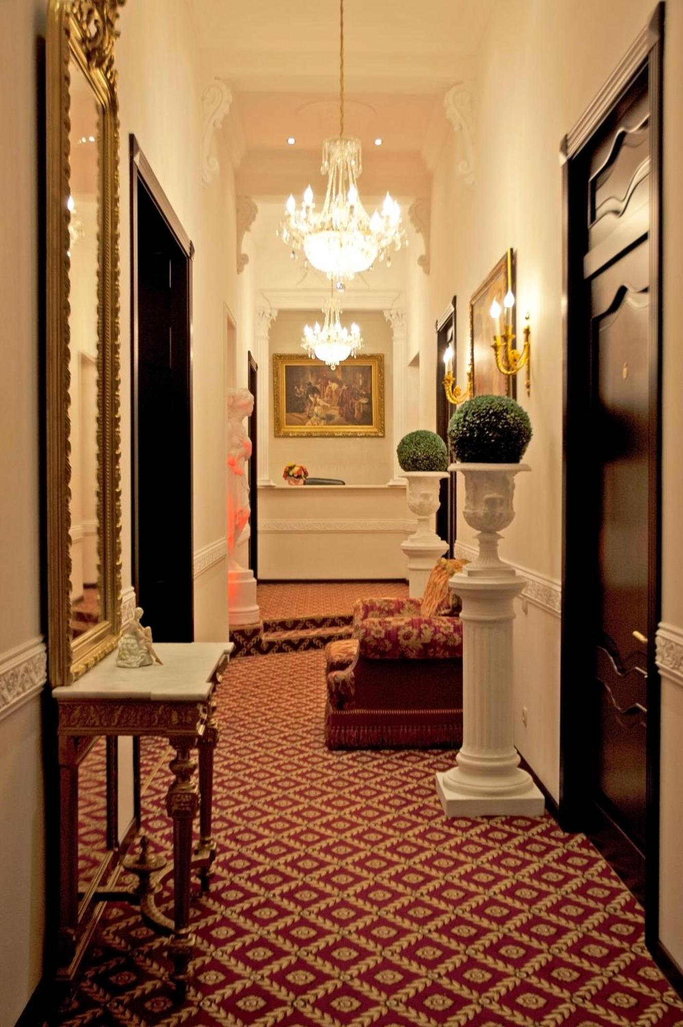 Queen Valery Hotel โอเดสซา ภายนอก รูปภาพ