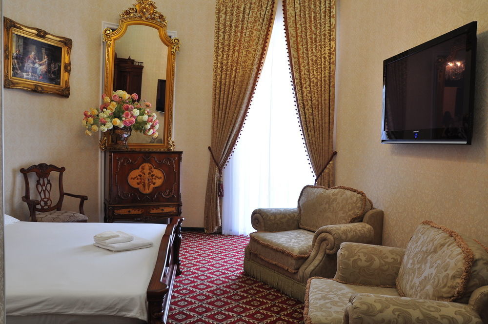 Queen Valery Hotel โอเดสซา ภายนอก รูปภาพ