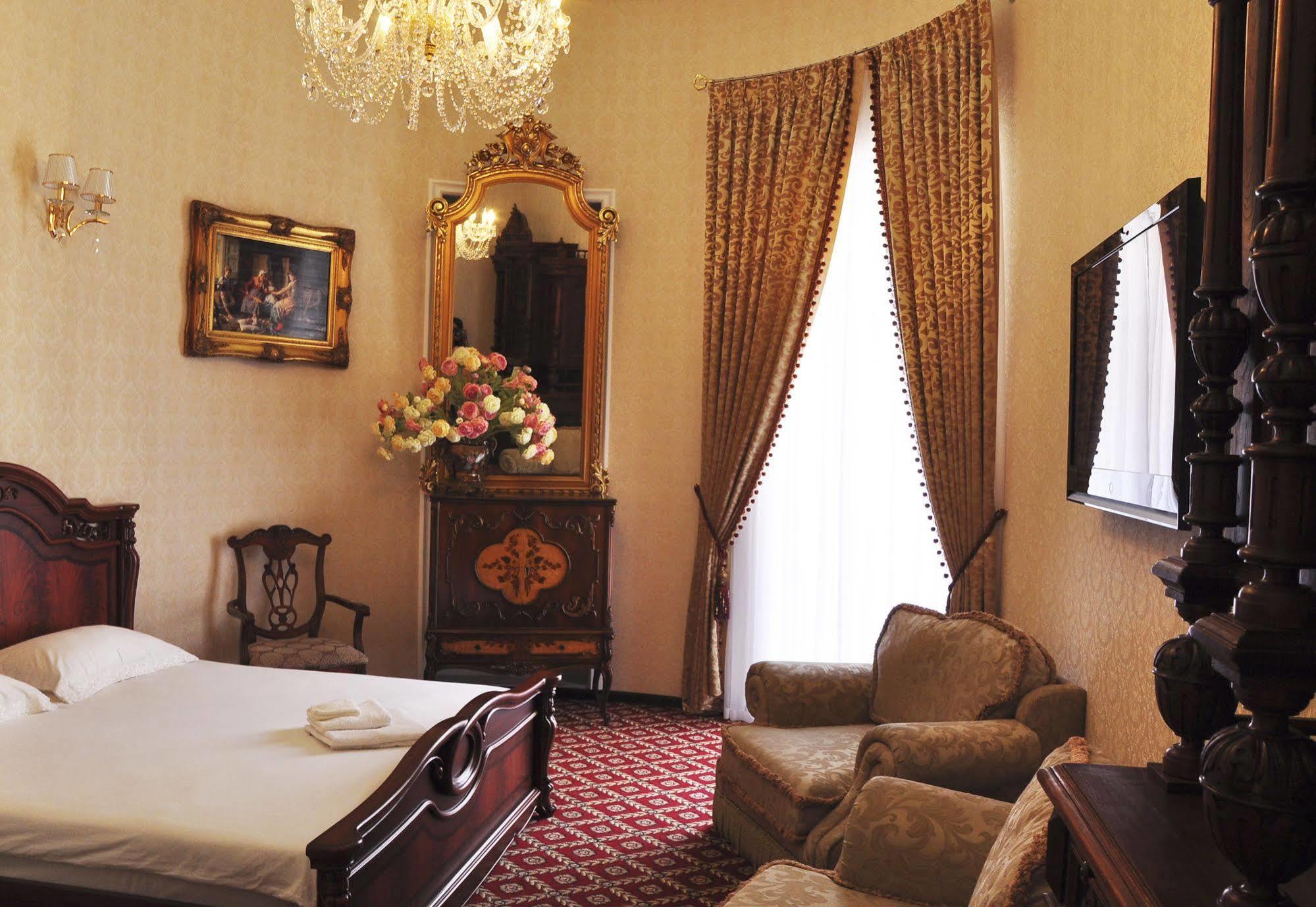 Queen Valery Hotel โอเดสซา ภายนอก รูปภาพ