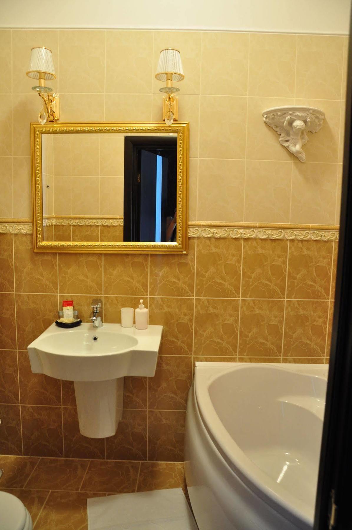 Queen Valery Hotel โอเดสซา ภายนอก รูปภาพ