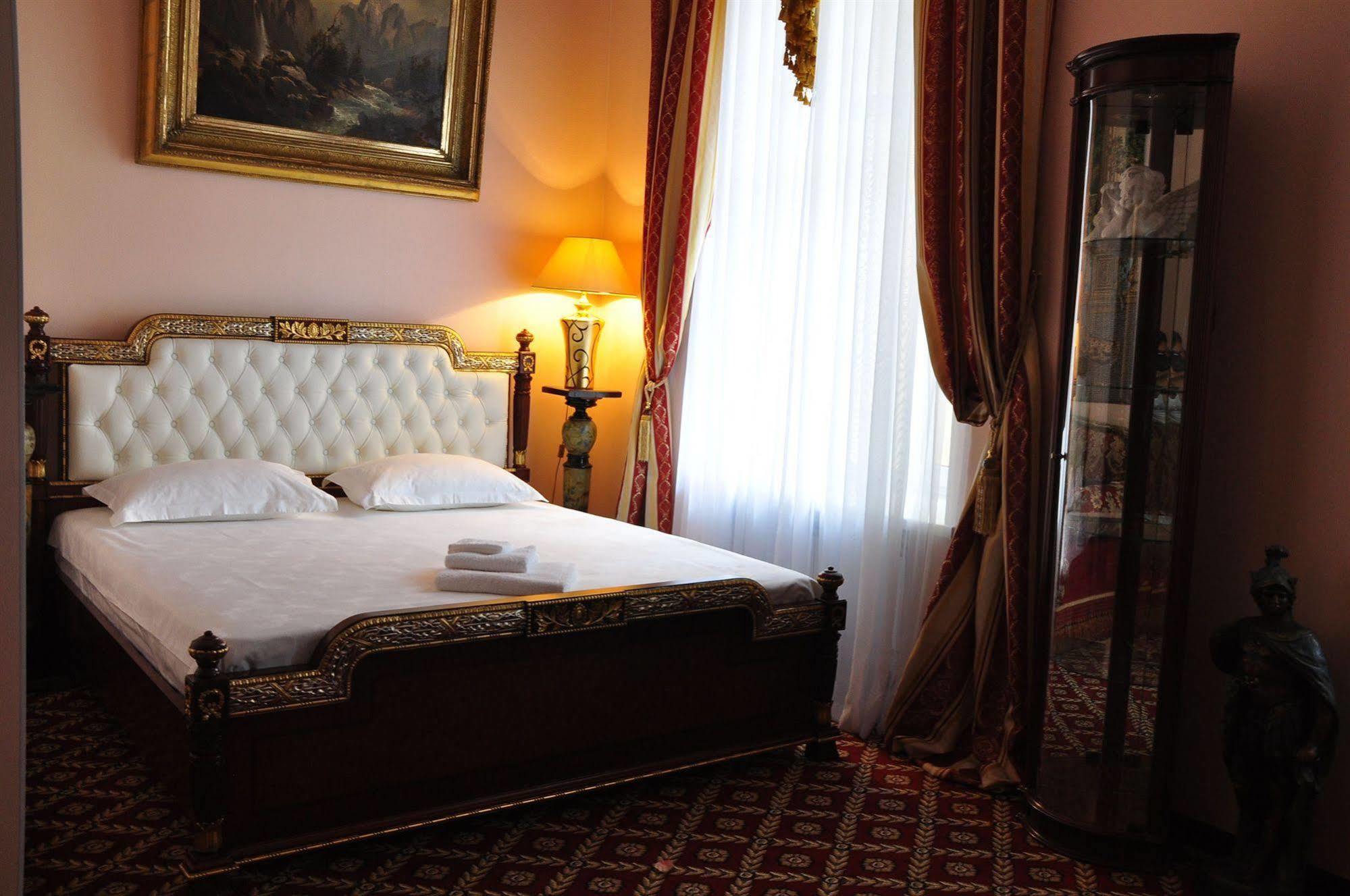 Queen Valery Hotel โอเดสซา ภายนอก รูปภาพ
