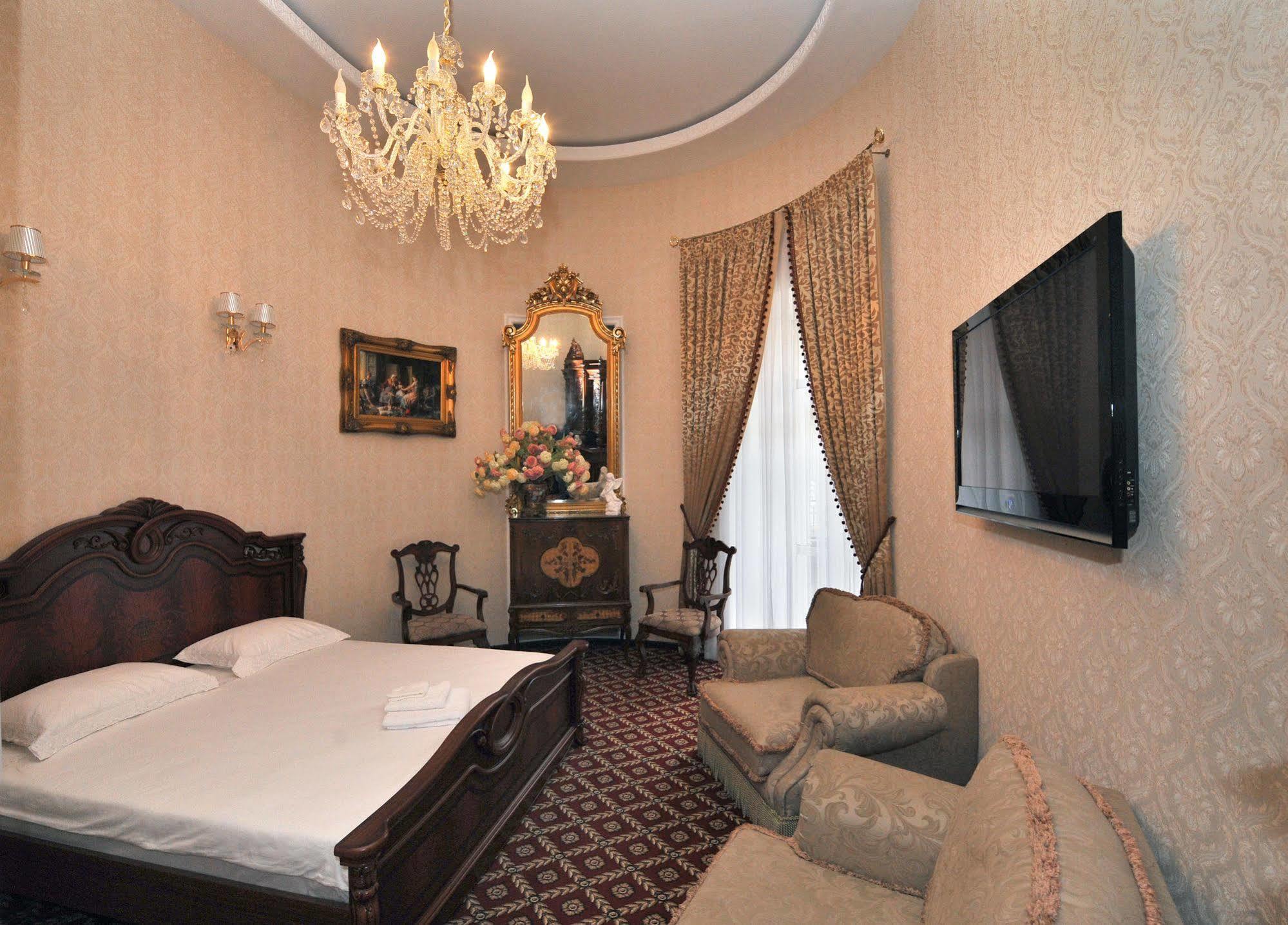 Queen Valery Hotel โอเดสซา ภายนอก รูปภาพ